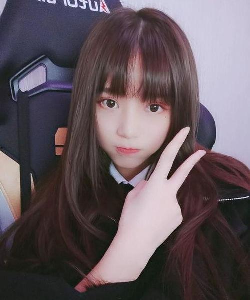 快手美女主播吃瓜,快手美女主播的美食盛宴